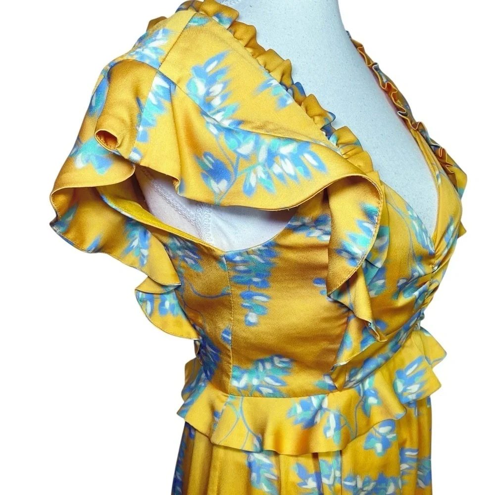 Three Floor Lemonana Dress Yellow Aqua Print
Ruffle Flutter Sleeve Midi - Picture 5 of 16